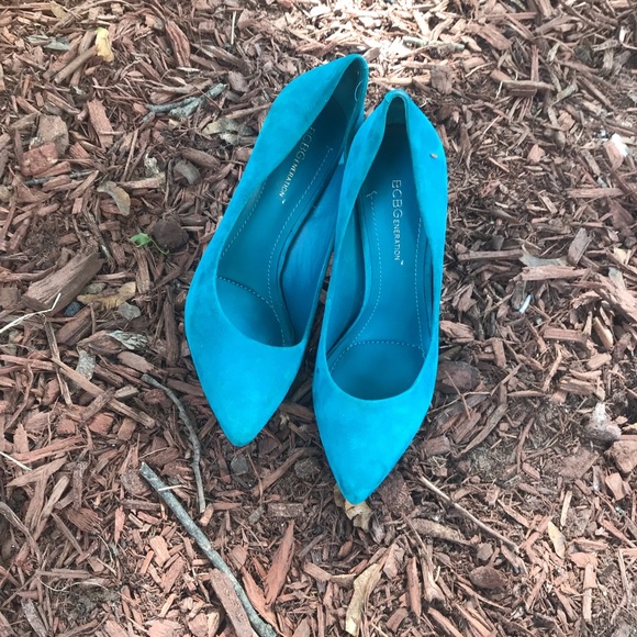 Shoes - Picture 2 of 8